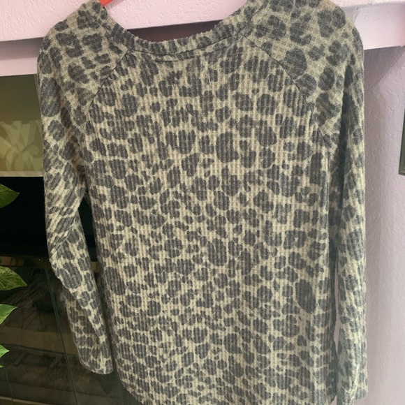 *️⃣ PEACE PEARLS TOP ( SMALL )*️⃣ - Picture 5 of 8